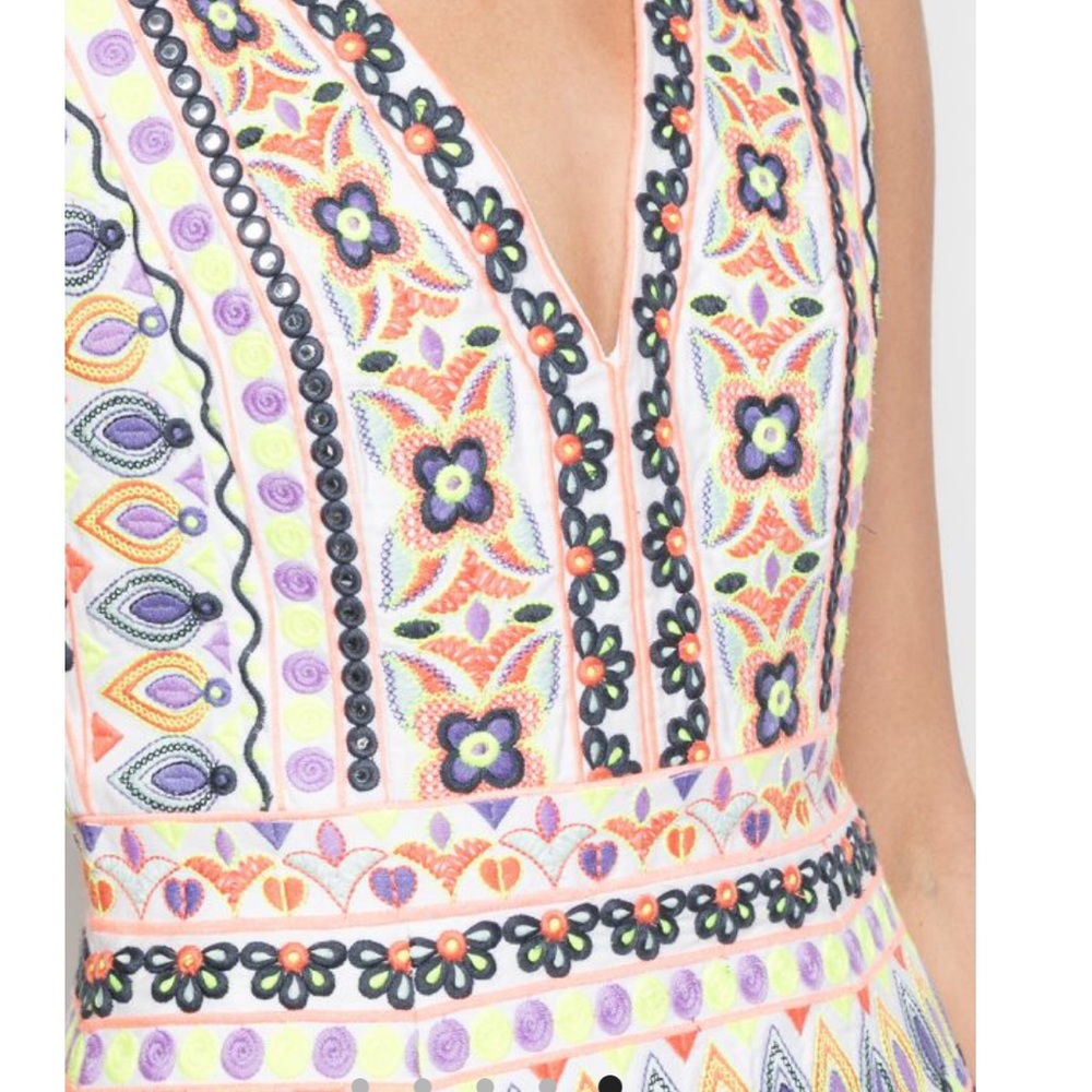 Alice + Olivia Embroidered mini Dress - Picture 4 of 8